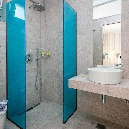 The Elegant Otel Potos