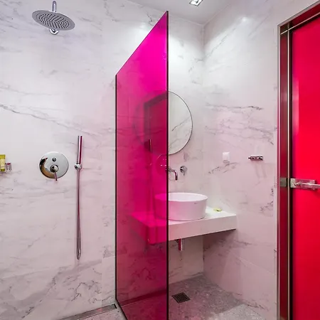 The Elegant Otel Potos