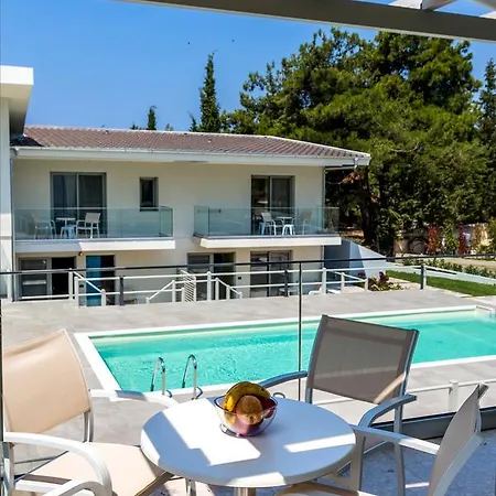 The Elegant Hotel