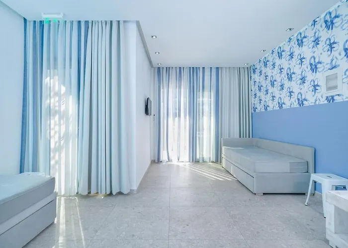 The Elegant Hotel *